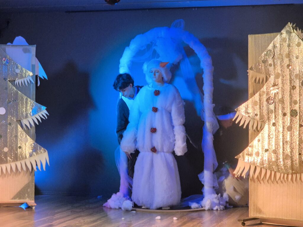 Šventinę nuotaiką kūrė nuotaikingi kalėdiniai spektakliai8